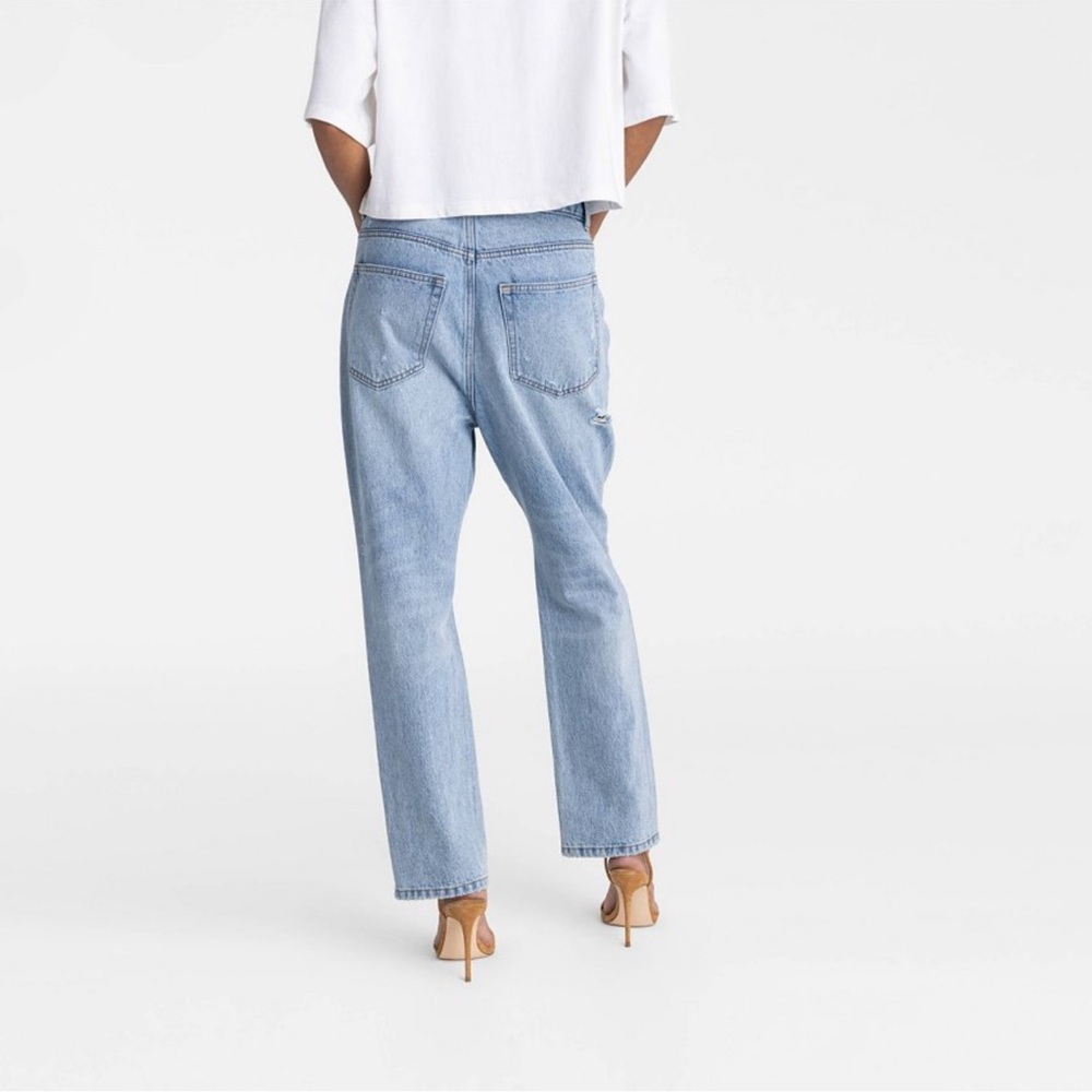 Light Wash Straight Leg Womens Jeans - Picture 2 of 12